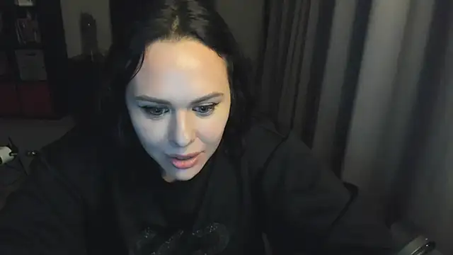 Snapshot of MollyCheiz chatting on 09-15-25, 11:16 MollyCheiz online show from 09-15-25, 11:16