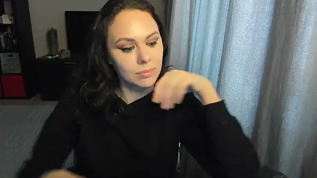 Snapshot of MollyCheiz chatting on 10-21-25, 11:00 MollyCheiz online show from 10-21-25, 11:00