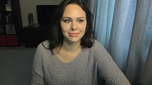 Snapshot of MollyCheiz chatting on 10-25-25, 10:45 MollyCheiz online show from 10-25-25, 10:45