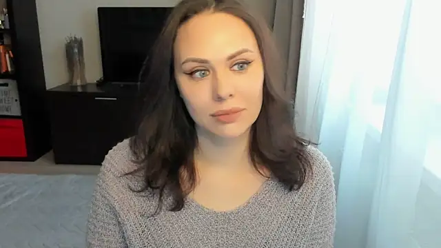 Snapshot of MollyCheiz chatting on 11-24-25, 12:05 MollyCheiz online show from 11-24-25, 12:05