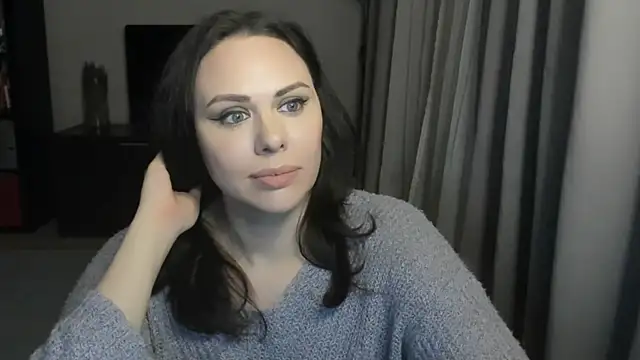 Snapshot of MollyCheiz chatting on 12-18-25, 04:46 MollyCheiz online show from 12-18-25, 04:46