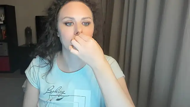 MollyCheiz online show from 06-04-26, 09:43