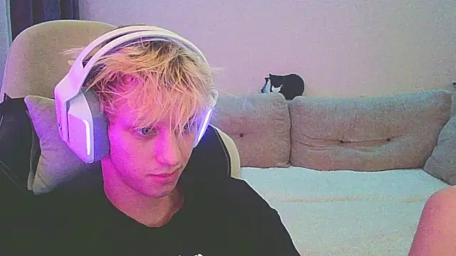 Ostin meow online show from 12-28-24, 02:21