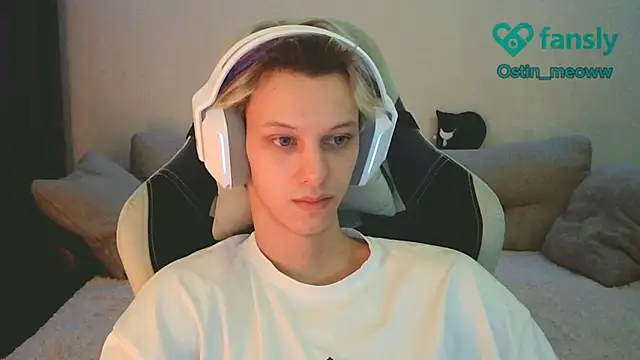 Ostin meow online show from 01-19-25, 02:06