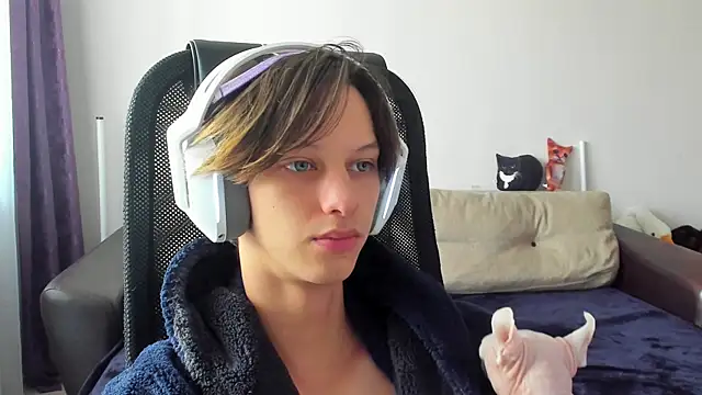 Ostin meow online show from 10-29-25, 07:21