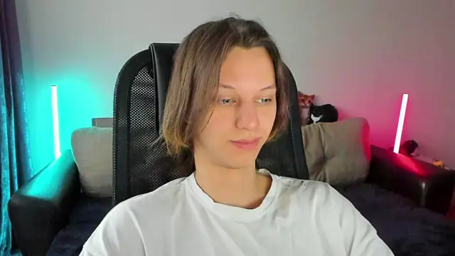 Ostin meow online show from 04-13-26, 12:32