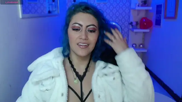 Snapshot of scarleth_blue chatting on 02-15-25, 03:09 scarleth blue online show from 02-15-25, 03:09