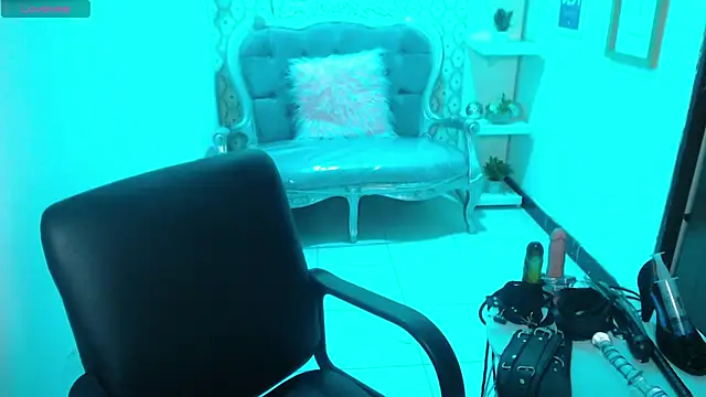 Snapshot of scarleth_blue chatting on 03-05-25, 09:38 scarleth blue online show from 03-05-25, 09:38