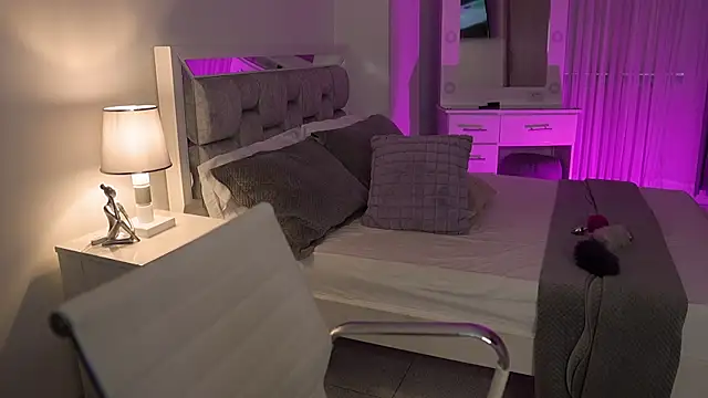 Camilaa bueno online show from 12-22-24, 10:25