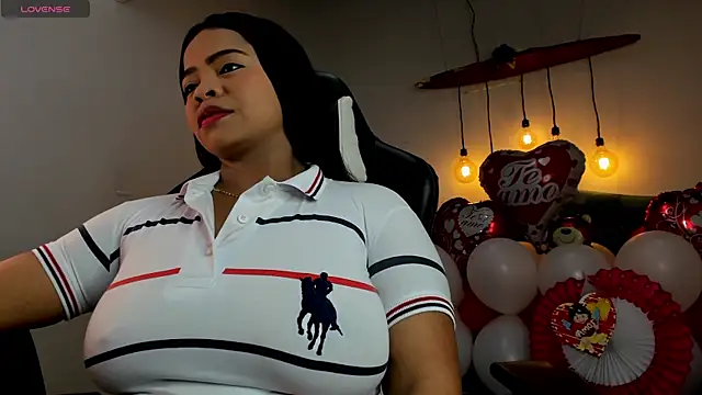 Any topless online show from 02-14-25, 12:36