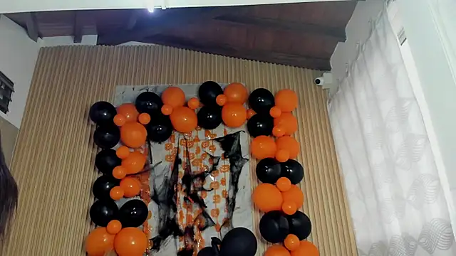 Any topless online show from 11-01-25, 11:01