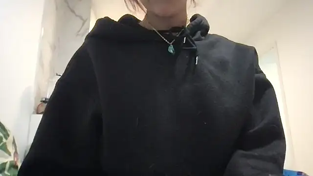 Snapshot of ScarlettMadii chatting on 12-27-24, 11:50 ScarlettMadii online show from 12-27-24, 11:50