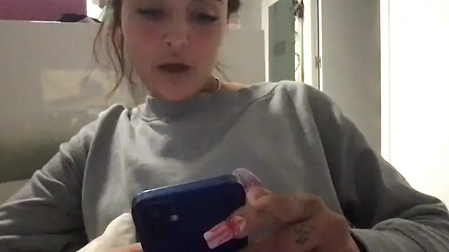 Snapshot of ScarlettMadii chatting on 12-29-24, 05:44 ScarlettMadii online show from 12-29-24, 05:44