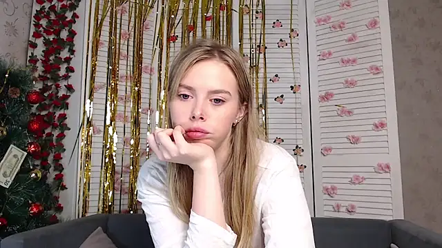 Snapshot of sofiaa_here chatting on 12-17-25, 12:16 sofiaa here online show from 12-17-25, 12:16