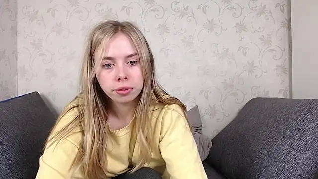 sofiaa here online show from 03-17-26, 12:04