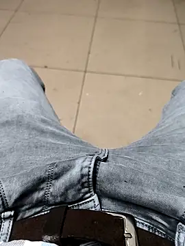 Snapshot of faaseel chatting on 02-15-25, 11:50 faaseel online show from 02-15-25, 11:50