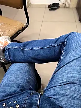 Snapshot of faaseel chatting on 10-18-25, 05:54 faaseel online show from 10-18-25, 05:54