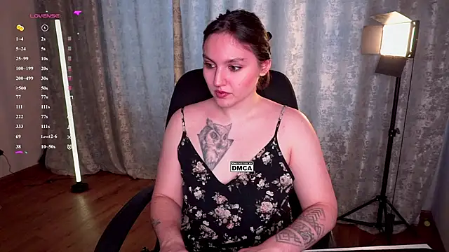 Snapshot of Hoot_owl_cb chatting on 02-16-26, 06:09 Hoot owl cb online show from 02-16-26, 06:09