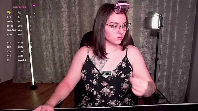 Snapshot of Hoot_owl_cb chatting on 02-22-26, 05:00 Hoot owl cb online show from 02-22-26, 05:00