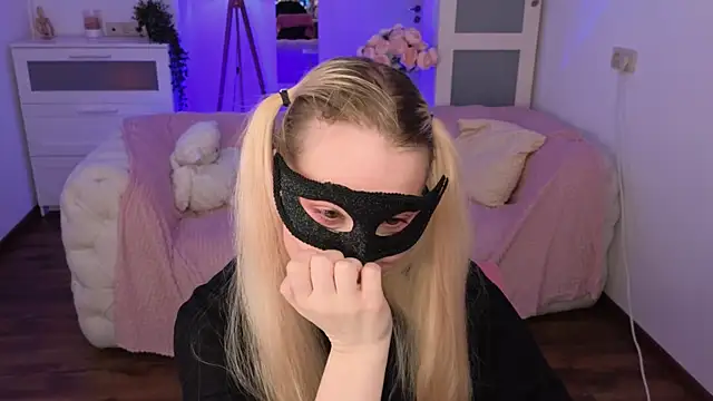 Snapshot of jeancolex chatting on 12-15-24, 05:23 jeancolex online show from 12-15-24, 05:23