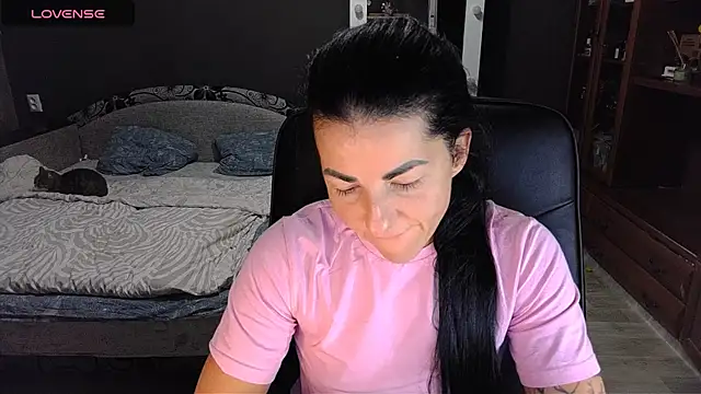 Aria Dl online show from 11-27-25, 01:24