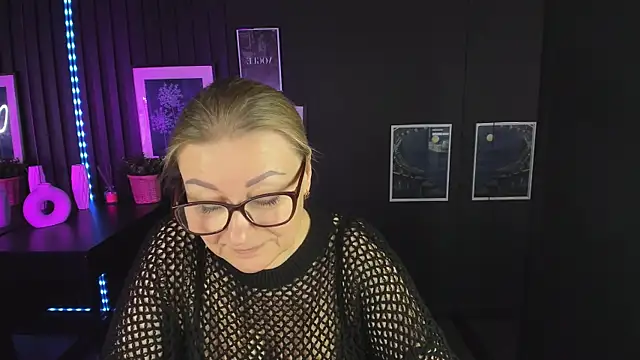 AlexandraKind online show from 03-10-25, 07:50