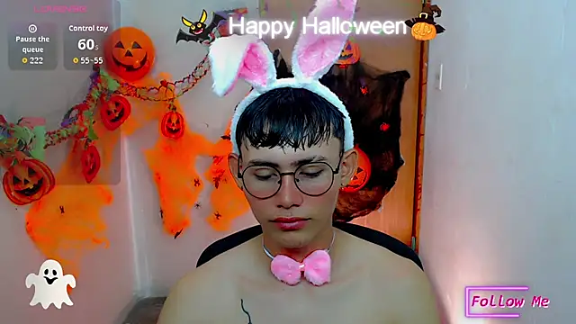 tanjiro cute online show from 10-31-25, 09:43