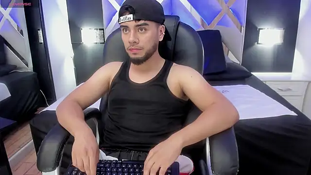 Tommidubois online show from 01-16-25, 03:02