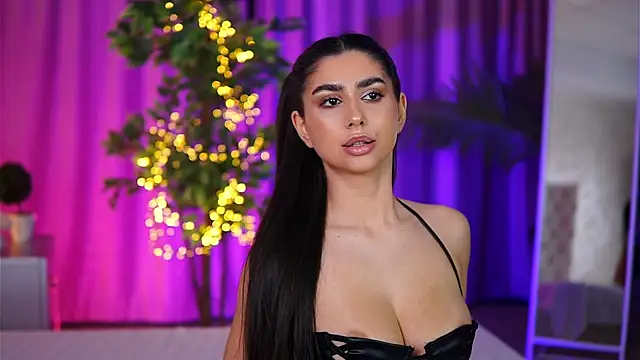 Snapshot of YemayaLuna chatting on 01-15-25, 02:17 YemayaLuna online show from 01-15-25, 02:17