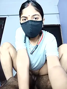 Snapshot of Amzing-Couple chatting on 10-16-25, 06:53 Amzing-Couple online show from 10-16-25, 06:53