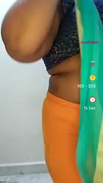Snapshot of Sexy_Radhikaa chatting on 07-11-26, 11:35 Sexy Radhikaa online show from 07-11-26, 11:35