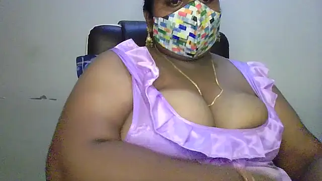Snapshot of Sexy_Radhikaa chatting on 07-22-26, 10:45 Sexy Radhikaa online show from 07-22-26, 10:45