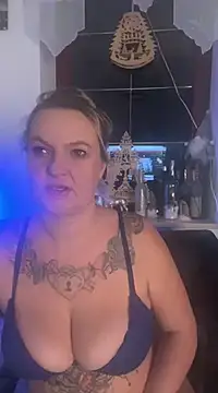 Snapshot of Inked_blondi chatting on 12-19-24, 11:03 Inked blondi online show from 12-19-24, 11:03