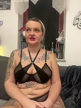 Snapshot of Inked_blondi chatting on 01-03-25, 04:16 Inked blondi online show from 01-03-25, 04:16