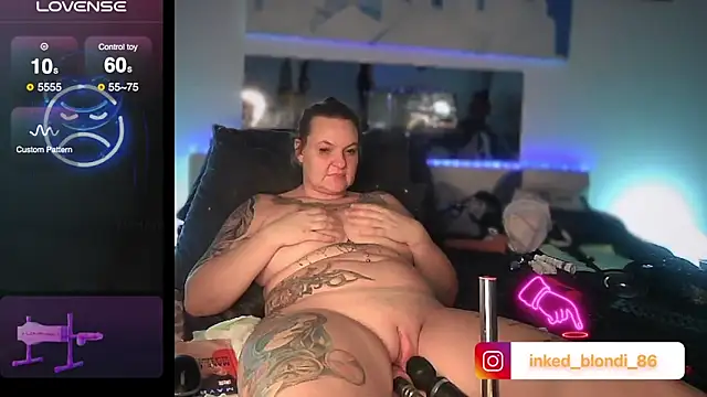 Snapshot of Inked_blondi chatting on 02-07-25, 05:52 Inked blondi online show from 02-07-25, 05:52