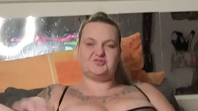 Snapshot of Inked_blondi chatting on 10-07-25, 02:09 Inked blondi online show from 10-07-25, 02:09