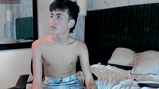 Snapshot of MattiDeLuca chatting on 01-24-25, 05:53 MattiDeLuca online show from 01-24-25, 05:53