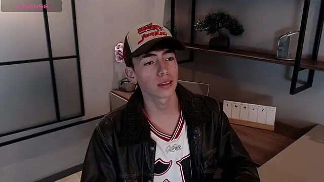 Snapshot of MattiDeLuca chatting on 01-25-25, 02:25 MattiDeLuca online show from 01-25-25, 02:25