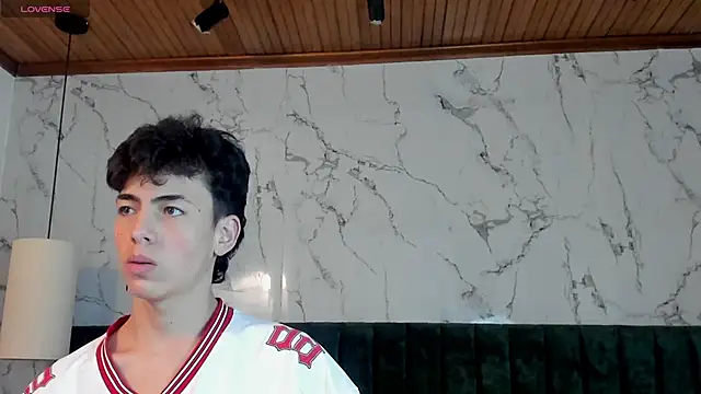 Snapshot of MattiDeLuca chatting on 01-31-25, 03:00 MattiDeLuca online show from 01-31-25, 03:00