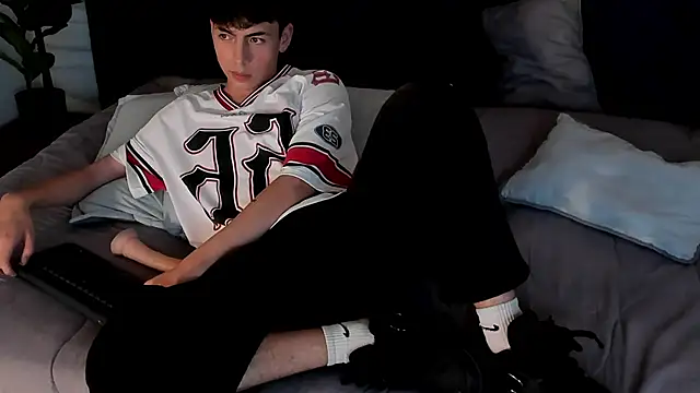 Snapshot of MattiDeLuca chatting on 02-01-25, 01:23 MattiDeLuca online show from 02-01-25, 01:23