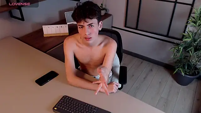 Snapshot of MattiDeLuca chatting on 02-03-25, 02:24 MattiDeLuca online show from 02-03-25, 02:24