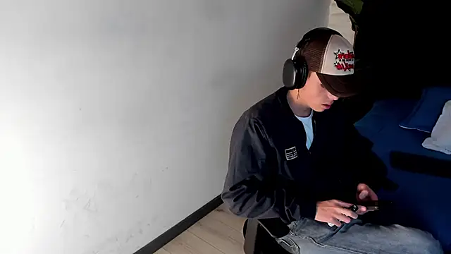 Snapshot of MattiDeLuca chatting on 02-07-25, 11:45 MattiDeLuca online show from 02-07-25, 11:45