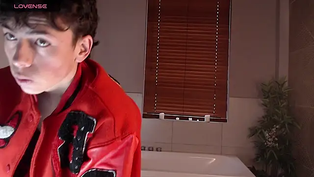 Snapshot of MattiDeLuca chatting on 02-13-25, 12:11 MattiDeLuca online show from 02-13-25, 12:11