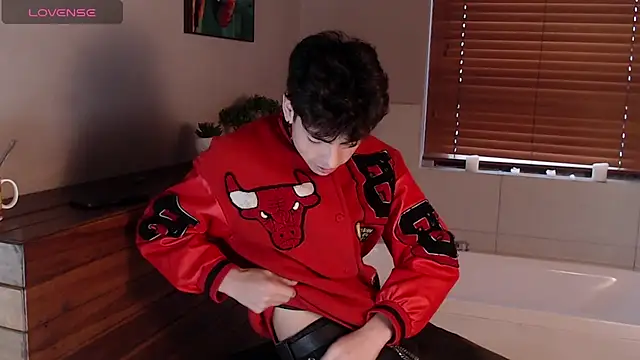 Snapshot of MattiDeLuca chatting on 02-13-25, 03:14 MattiDeLuca online show from 02-13-25, 03:14