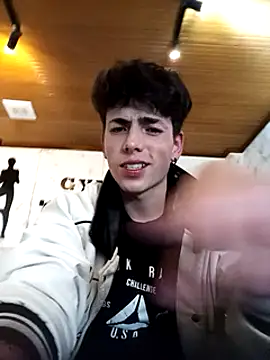 Snapshot of MattiDeLuca chatting on 02-16-25, 01:25 MattiDeLuca online show from 02-16-25, 01:25