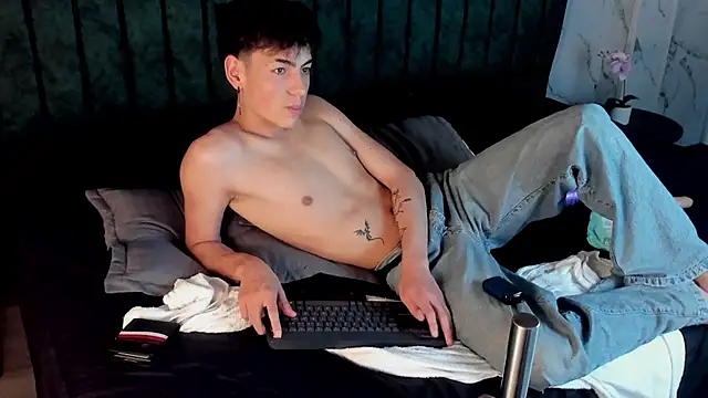 Snapshot of MattiDeLuca chatting on 02-26-25, 09:27 MattiDeLuca online show from 02-26-25, 09:27