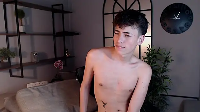 Snapshot of MattiDeLuca chatting on 02-27-25, 05:58 MattiDeLuca online show from 02-27-25, 05:58