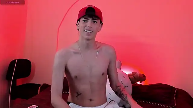 Snapshot of MattiDeLuca chatting on 10-02-25, 12:01 MattiDeLuca online show from 10-02-25, 12:01