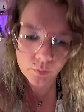 CurvyAnonymousGirl89 online show from 02-20-26, 05:02