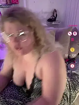 Snapshot of CurvyAnonymousGirl89 chatting on 06-22-26, 06:05 CurvyAnonymousGirl89 online show from 06-22-26, 06:05